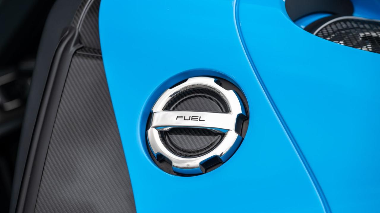 2015 Porsche 918 Spyder Weissach Package