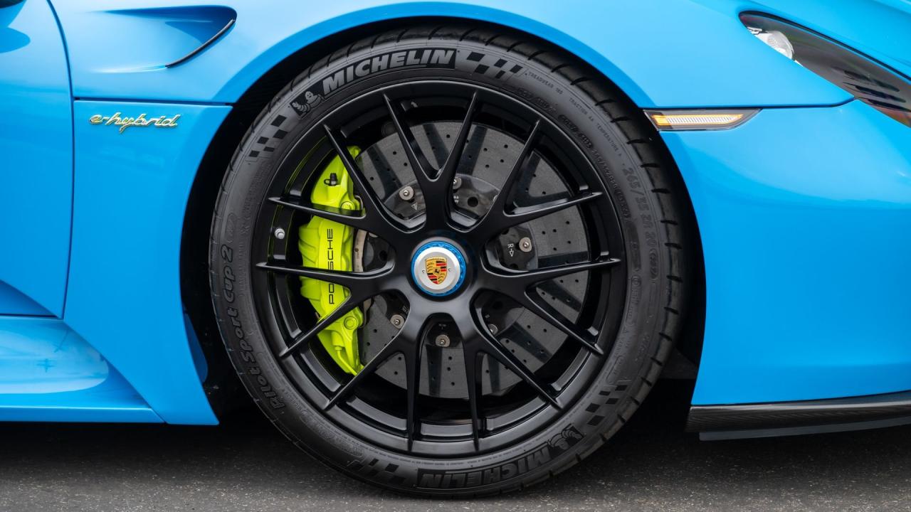 2015 Porsche 918 Spyder Weissach Package