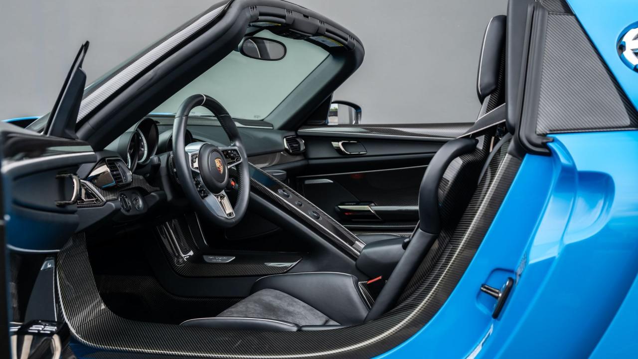 2015 Porsche 918 Spyder Weissach Package