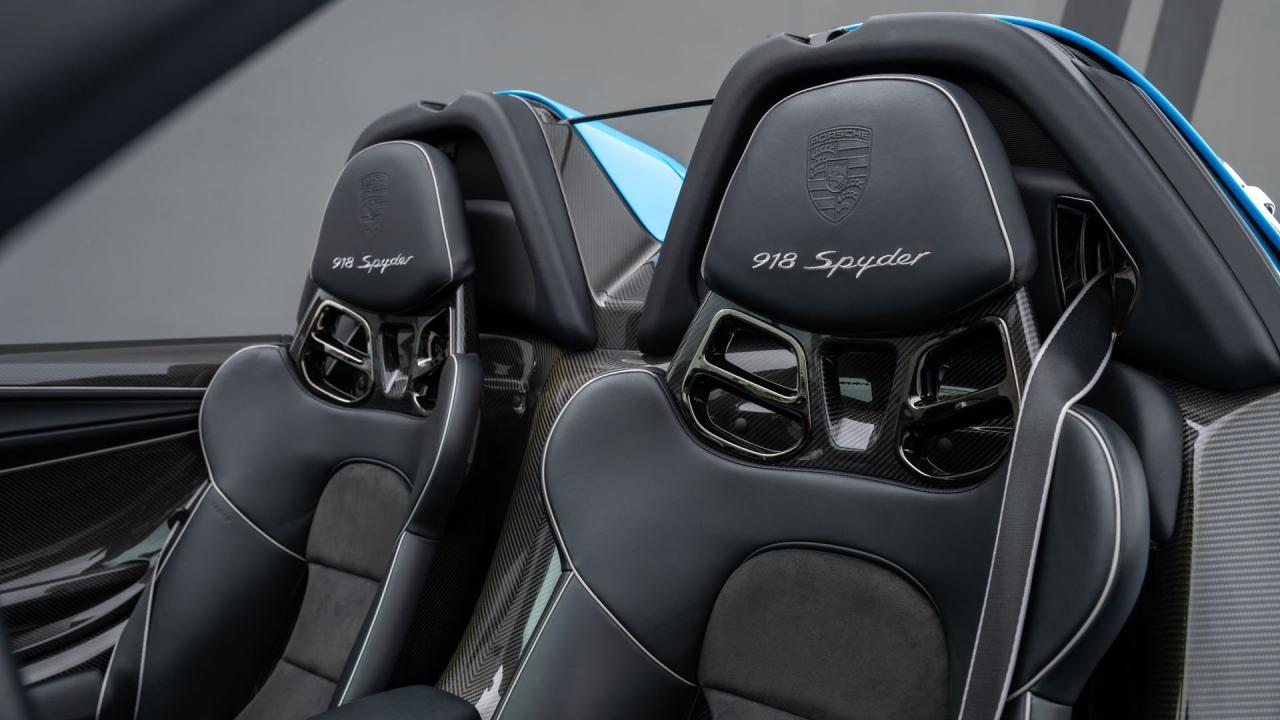 2015 Porsche 918 Spyder Weissach Package