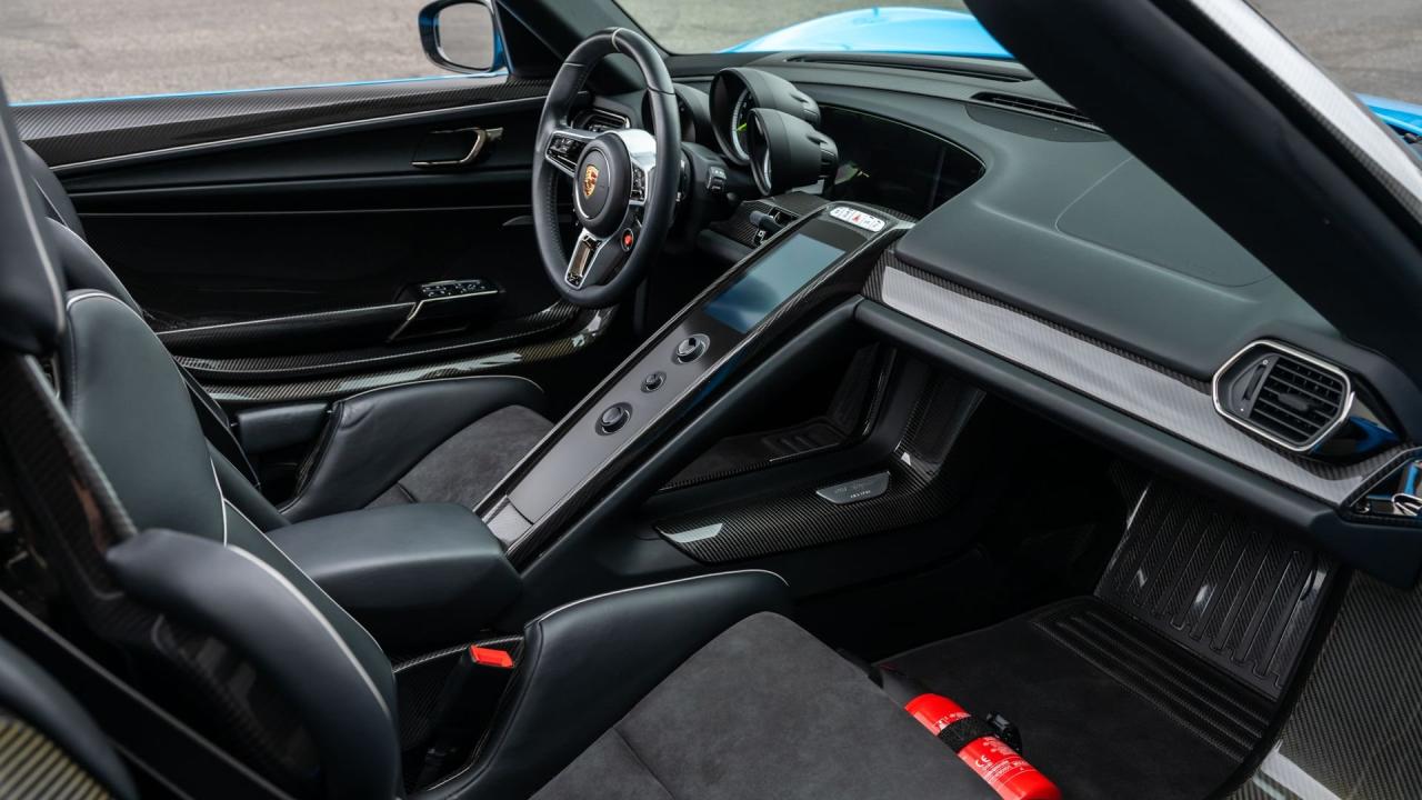 2015 Porsche 918 Spyder Weissach Package