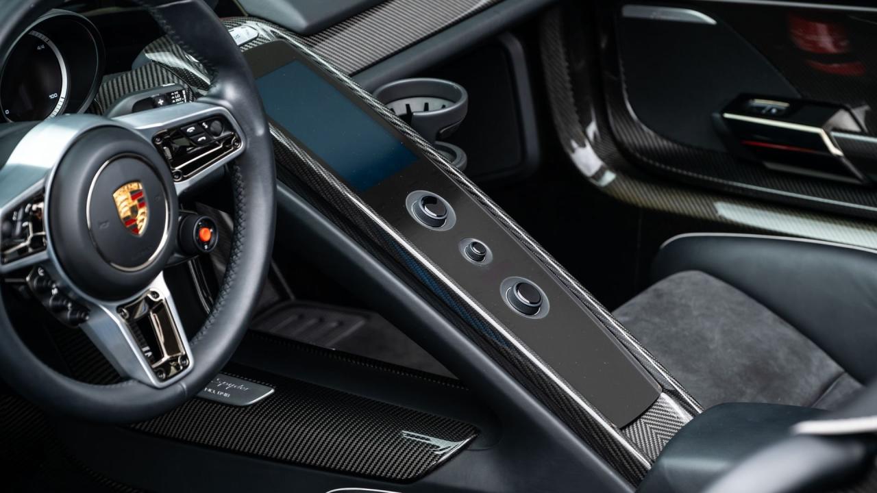 2015 Porsche 918 Spyder Weissach Package