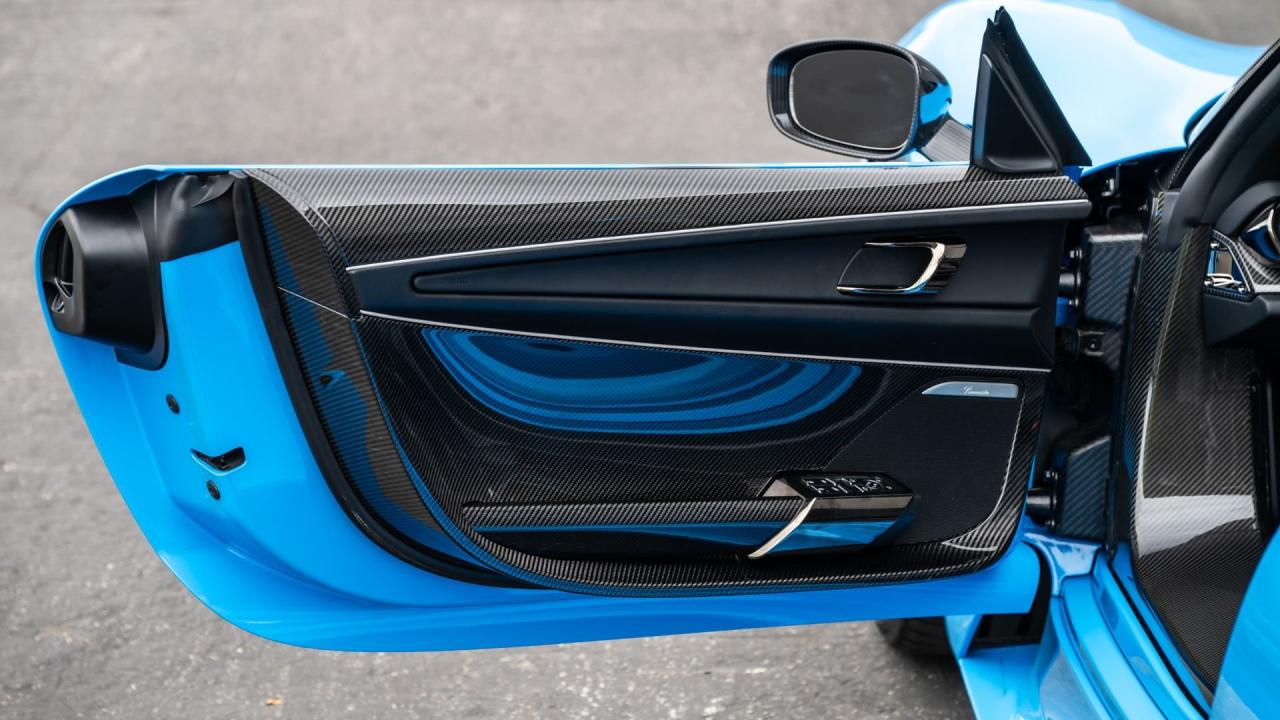 2015 Porsche 918 Spyder Weissach Package