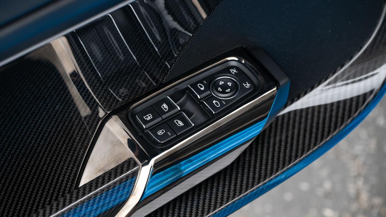 2015 Porsche 918 Spyder Weissach Package