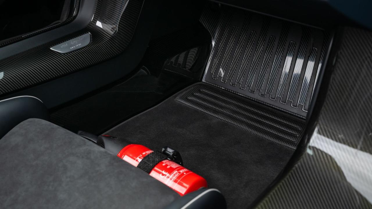 2015 Porsche 918 Spyder Weissach Package