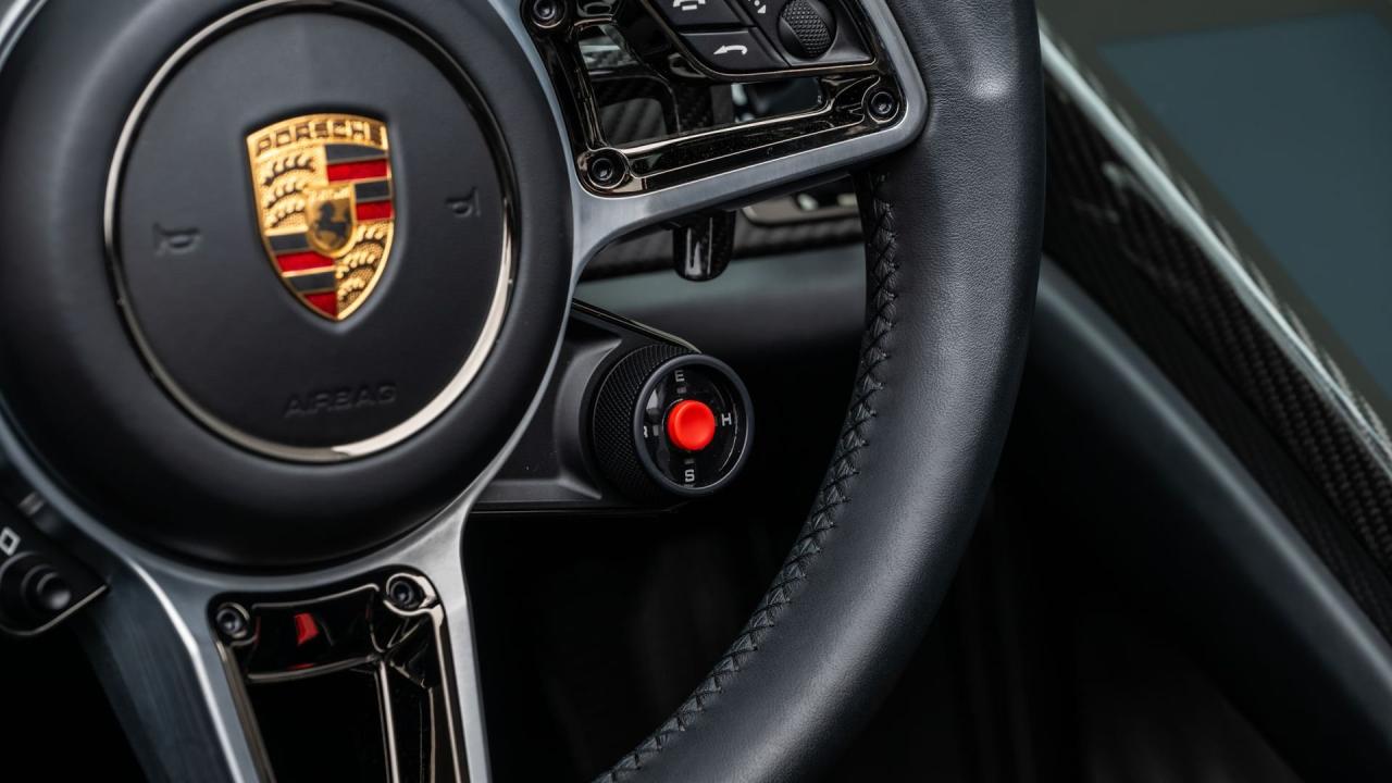 2015 Porsche 918 Spyder Weissach Package