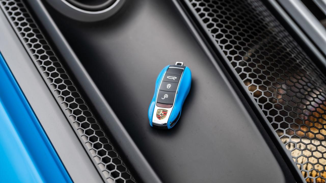 2015 Porsche 918 Spyder Weissach Package