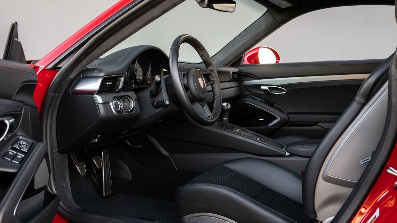 2018 Porsche 911 GT3 Touring