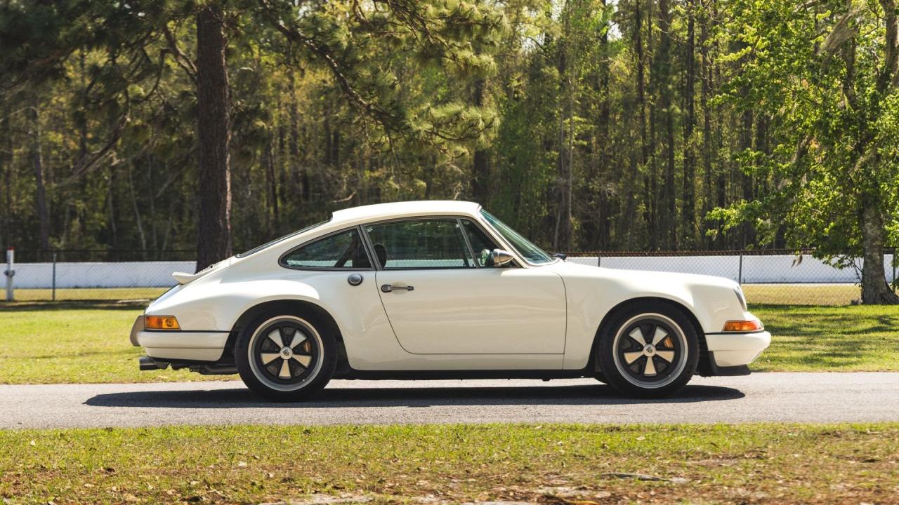 1990 Porsche 911 Coupe Reimagined by Singer &ldquo;Lindsey Commission&rdquo;