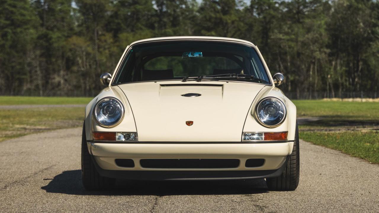 1990 Porsche 911 Coupe Reimagined by Singer &ldquo;Lindsey Commission&rdquo;