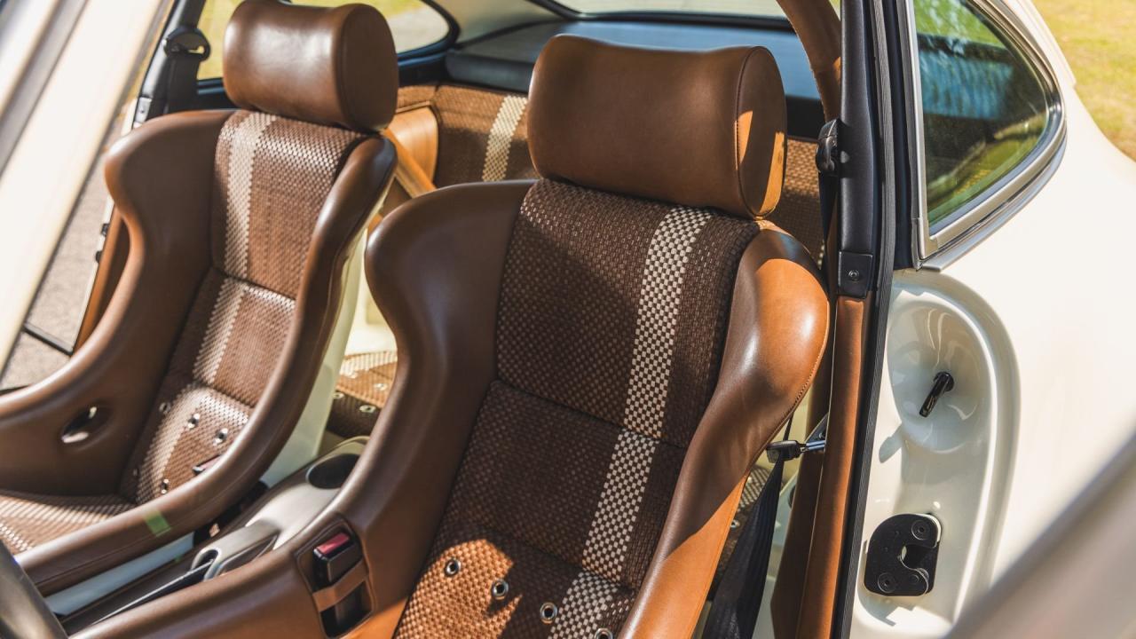 1990 Porsche 911 Coupe Reimagined by Singer &ldquo;Lindsey Commission&rdquo;