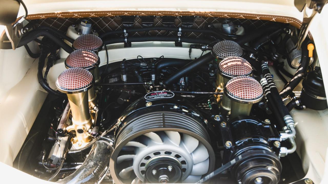 1990 Porsche 911 Coupe Reimagined by Singer &ldquo;Lindsey Commission&rdquo;