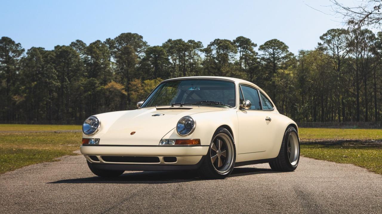 1990 Porsche 911 Coupe Reimagined by Singer &ldquo;Lindsey Commission&rdquo;