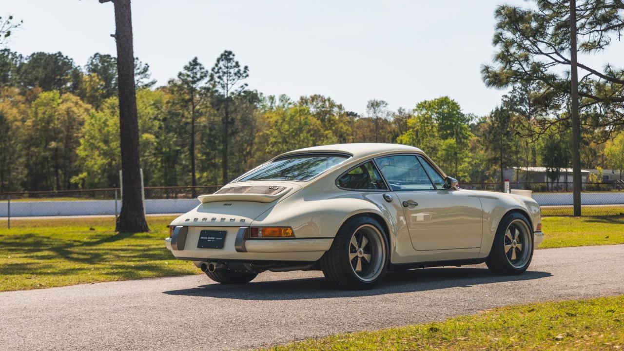 1990 Porsche 911 Coupe Reimagined by Singer &ldquo;Lindsey Commission&rdquo;