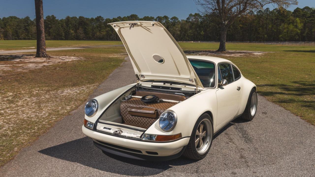 1990 Porsche 911 Coupe Reimagined by Singer &ldquo;Lindsey Commission&rdquo;