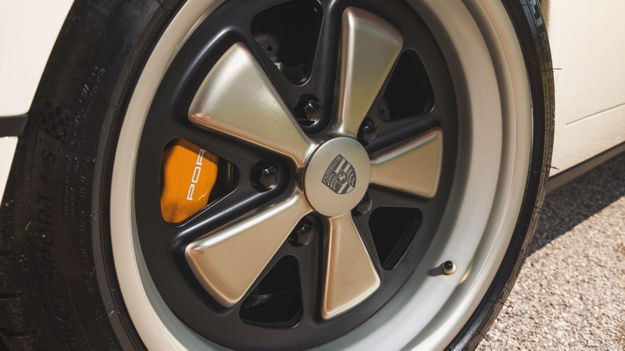 1990 Porsche 911 Coupe Reimagined by Singer &ldquo;Lindsey Commission&rdquo;