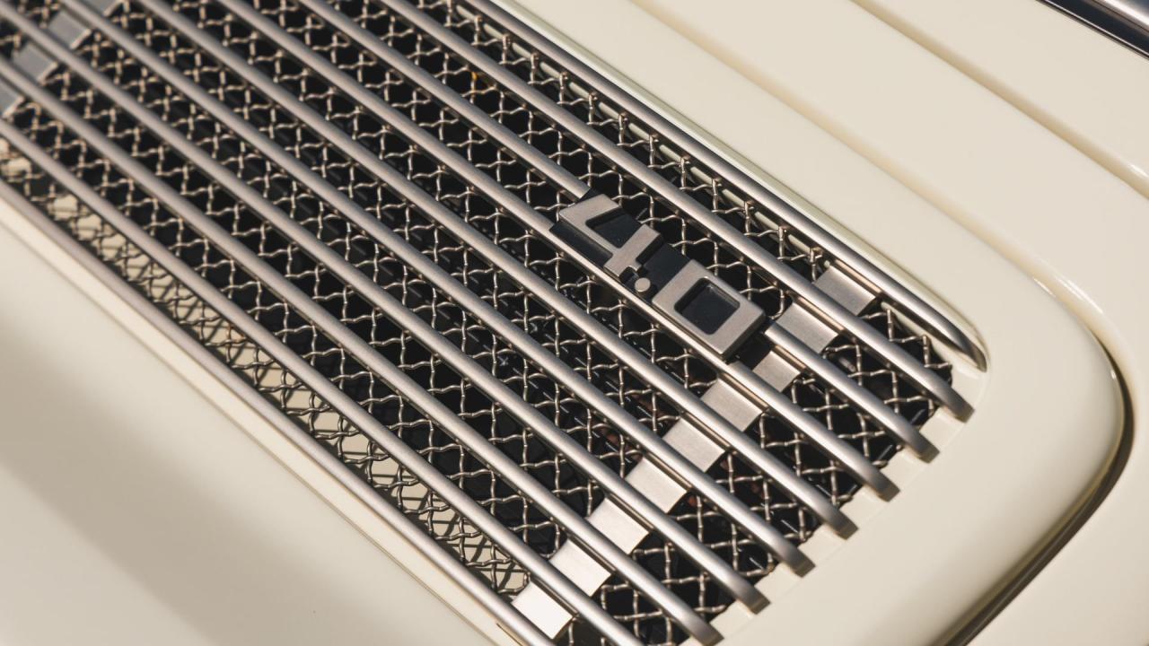 1990 Porsche 911 Coupe Reimagined by Singer &ldquo;Lindsey Commission&rdquo;