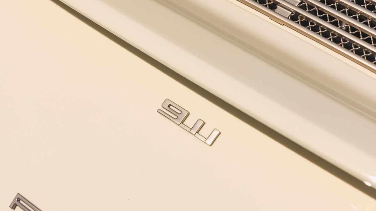 1990 Porsche 911 Coupe Reimagined by Singer &ldquo;Lindsey Commission&rdquo;