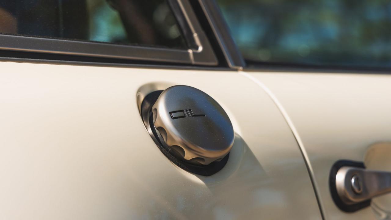 1990 Porsche 911 Coupe Reimagined by Singer &ldquo;Lindsey Commission&rdquo;