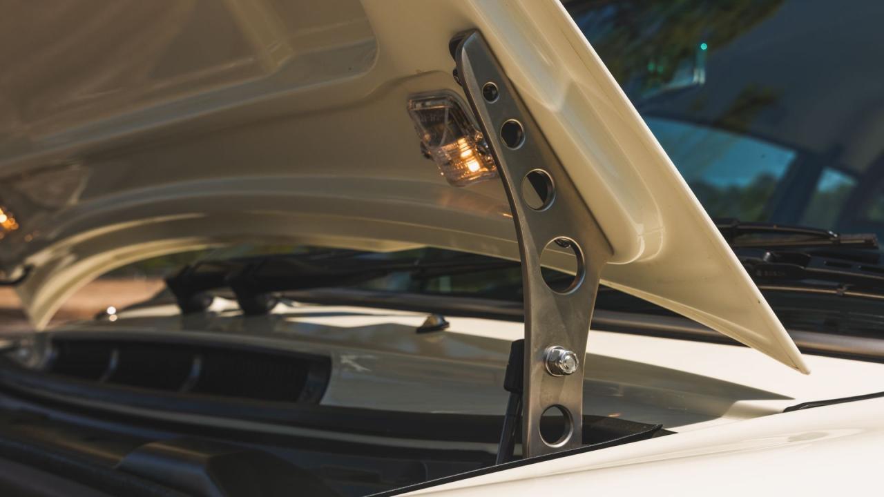 1990 Porsche 911 Coupe Reimagined by Singer &ldquo;Lindsey Commission&rdquo;