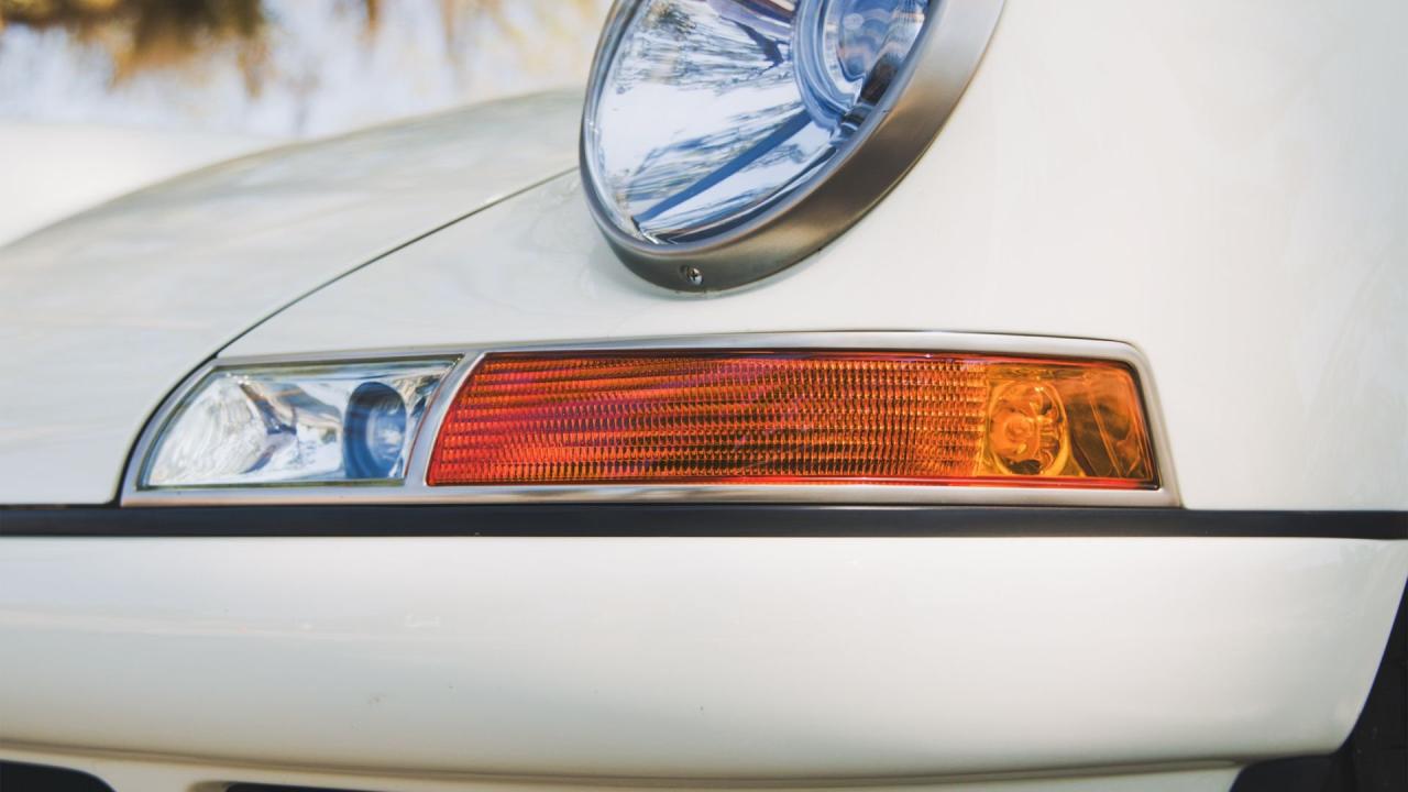 1990 Porsche 911 Coupe Reimagined by Singer &ldquo;Lindsey Commission&rdquo;