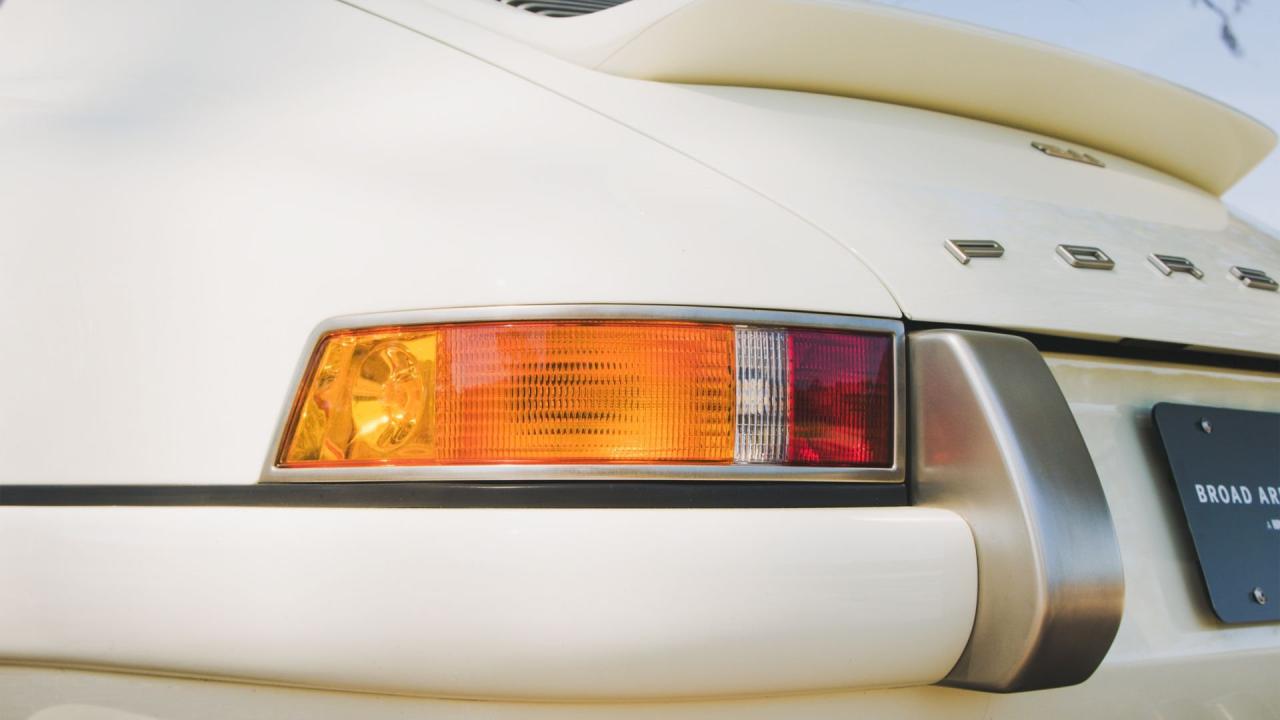 1990 Porsche 911 Coupe Reimagined by Singer &ldquo;Lindsey Commission&rdquo;