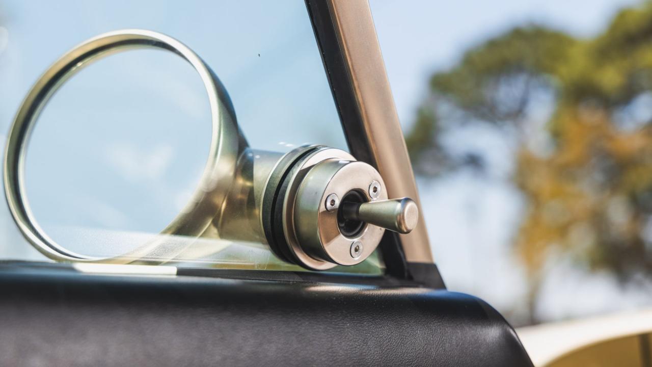 1990 Porsche 911 Coupe Reimagined by Singer &ldquo;Lindsey Commission&rdquo;