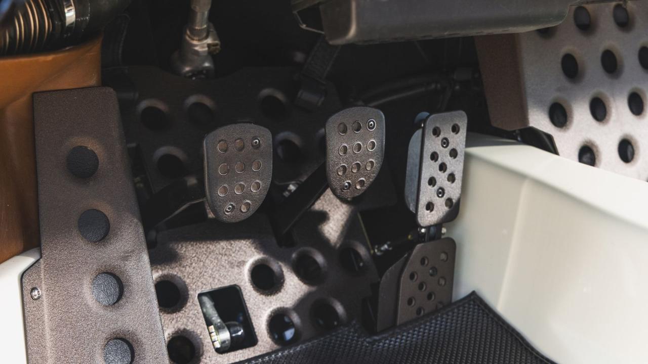 1990 Porsche 911 Coupe Reimagined by Singer &ldquo;Lindsey Commission&rdquo;