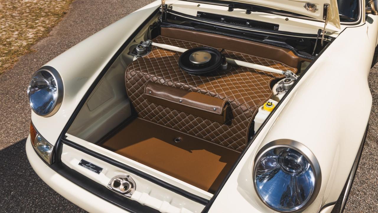 1990 Porsche 911 Coupe Reimagined by Singer &ldquo;Lindsey Commission&rdquo;