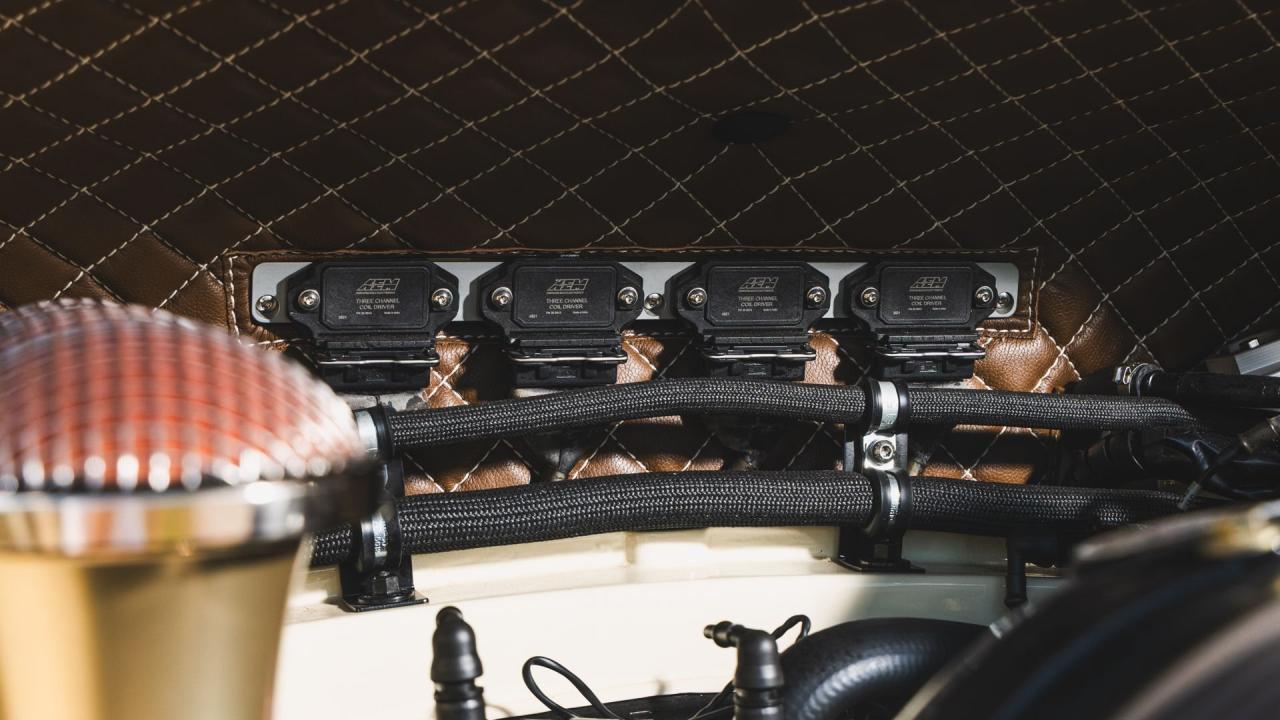 1990 Porsche 911 Coupe Reimagined by Singer &ldquo;Lindsey Commission&rdquo;