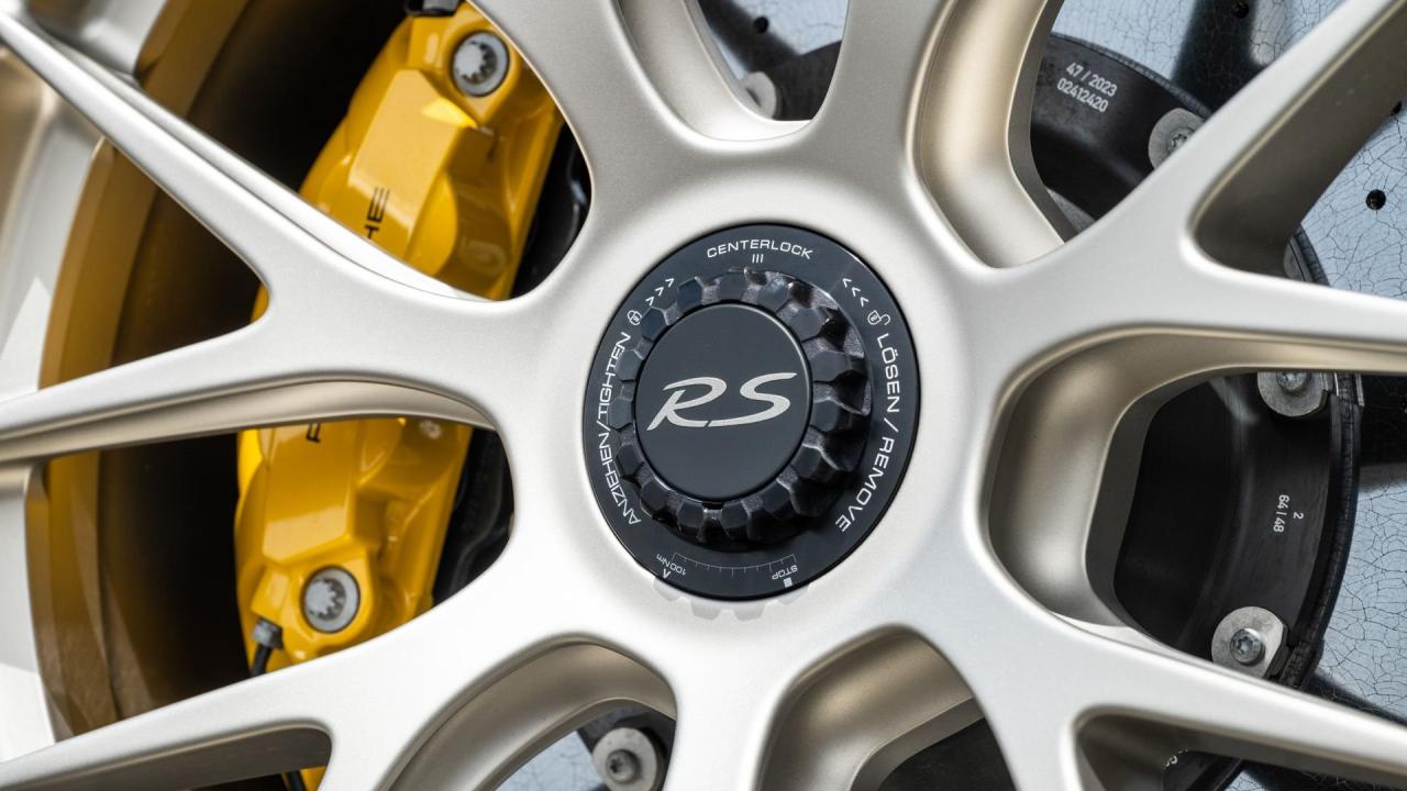 2024 Porsche 718 Cayman GT4 RS Weissach Package