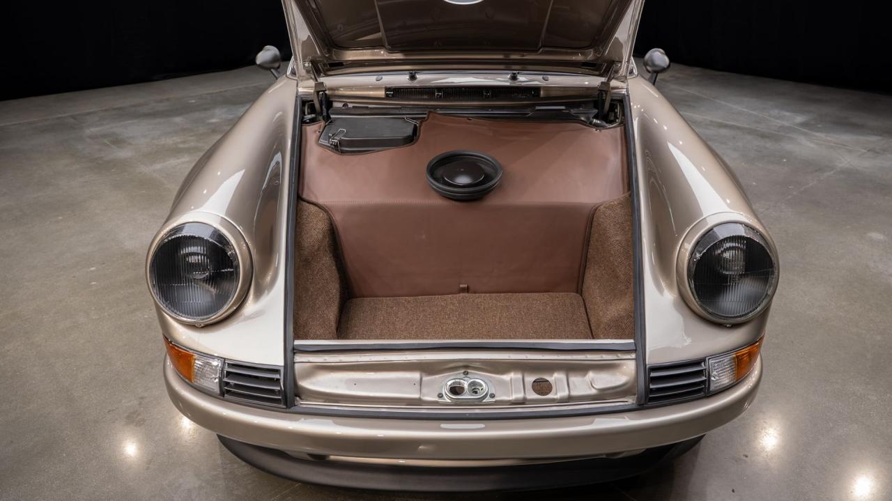 1991 Porsche 911 Backdate 4.0L by Van Thull Development