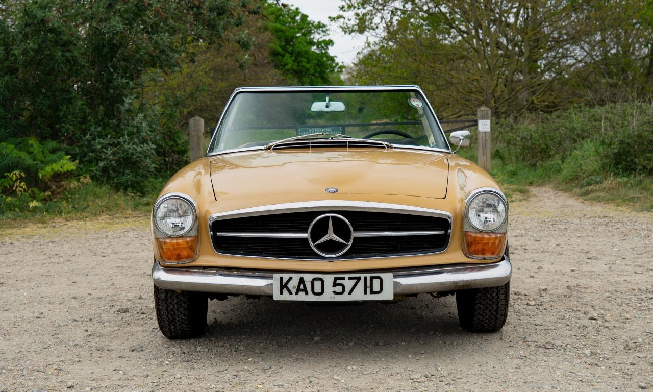 1966 Mercedes - Benz 230 SL Pagoda