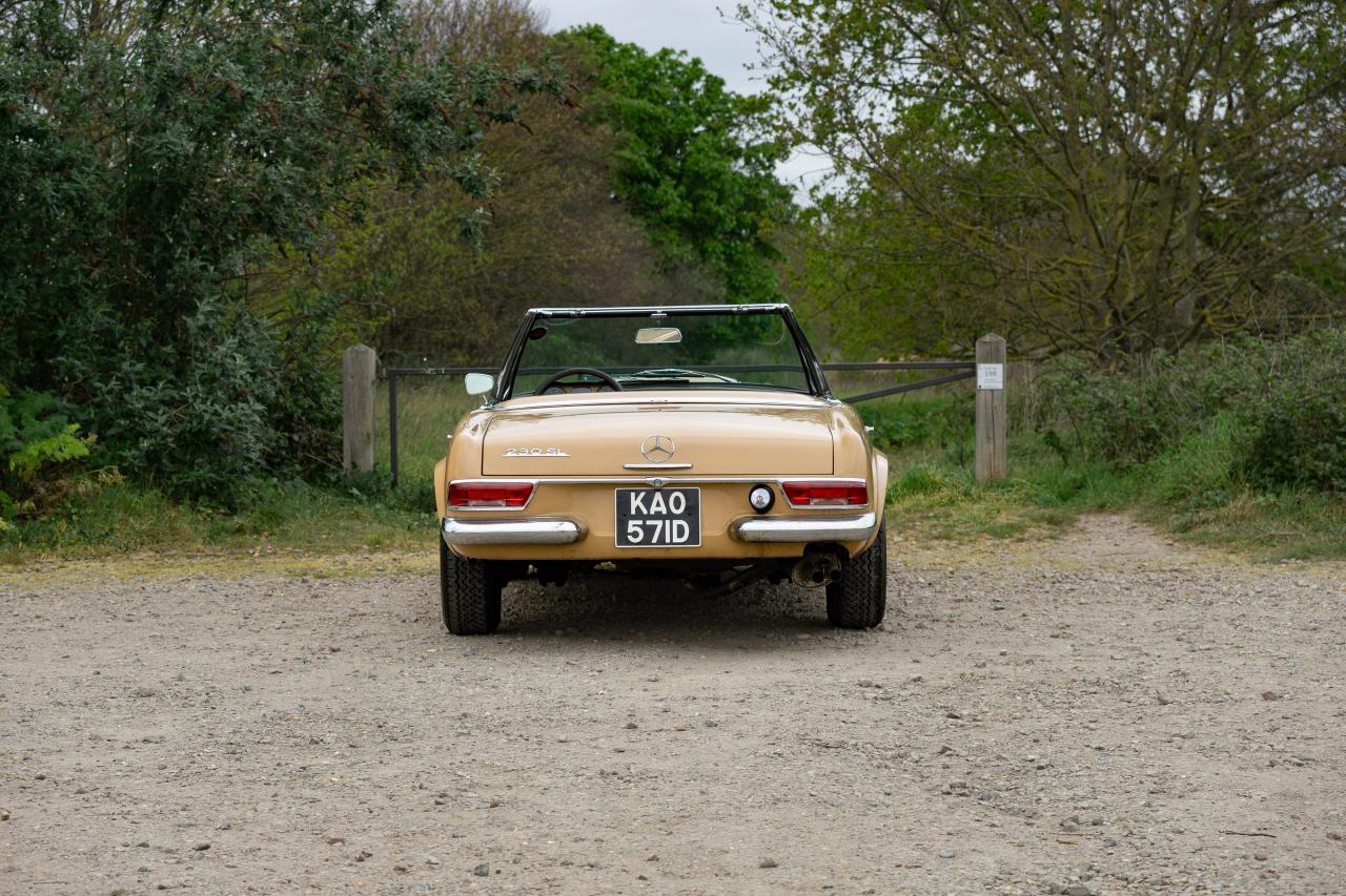 1966 Mercedes - Benz 230 SL Pagoda