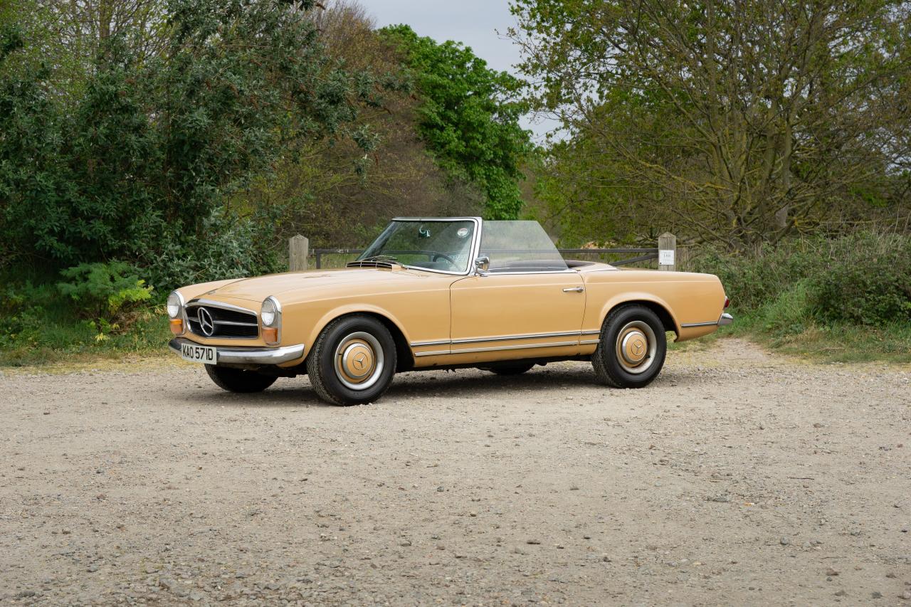 1966 Mercedes - Benz 230 SL Pagoda