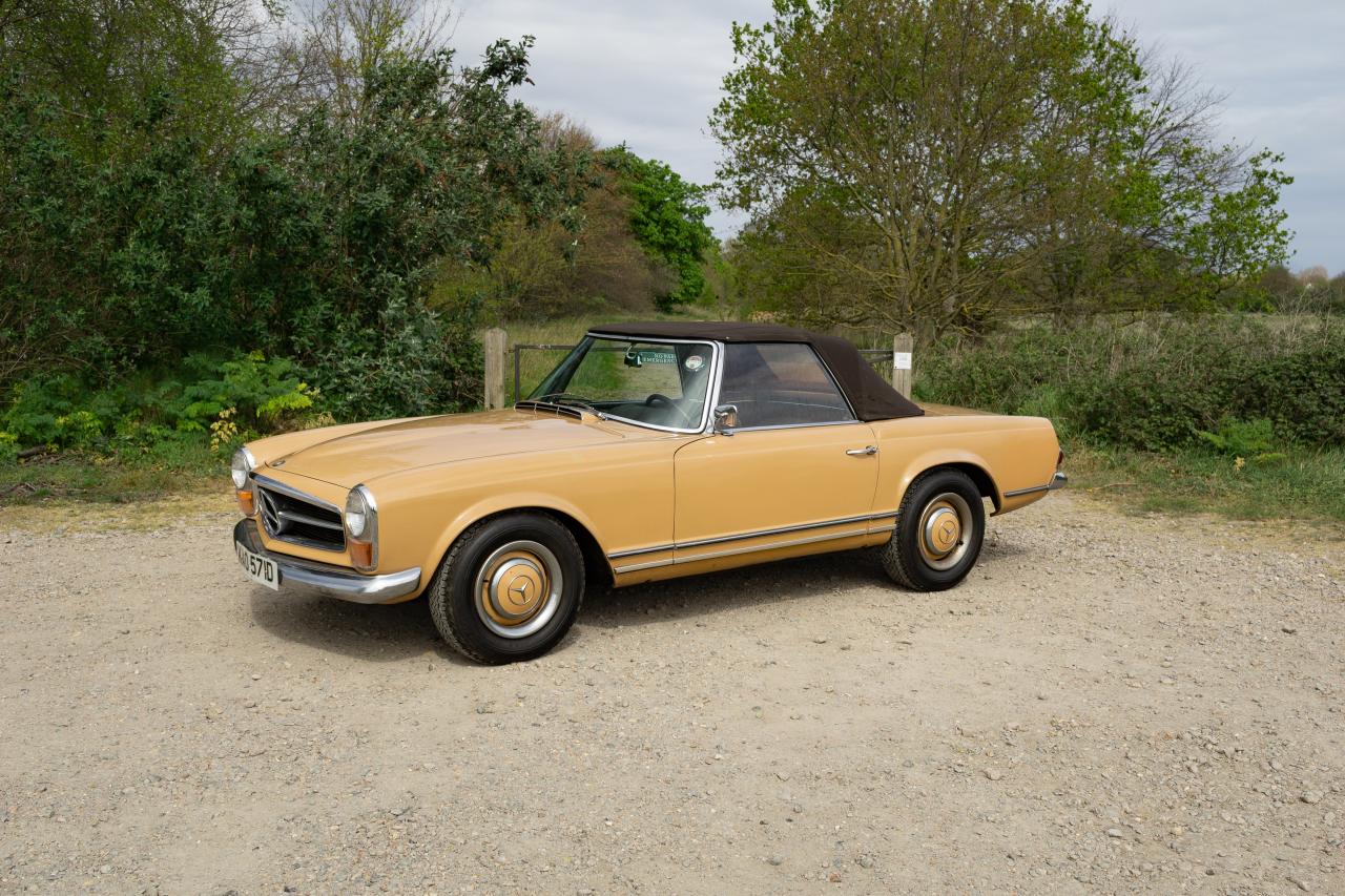 1966 Mercedes - Benz 230 SL Pagoda