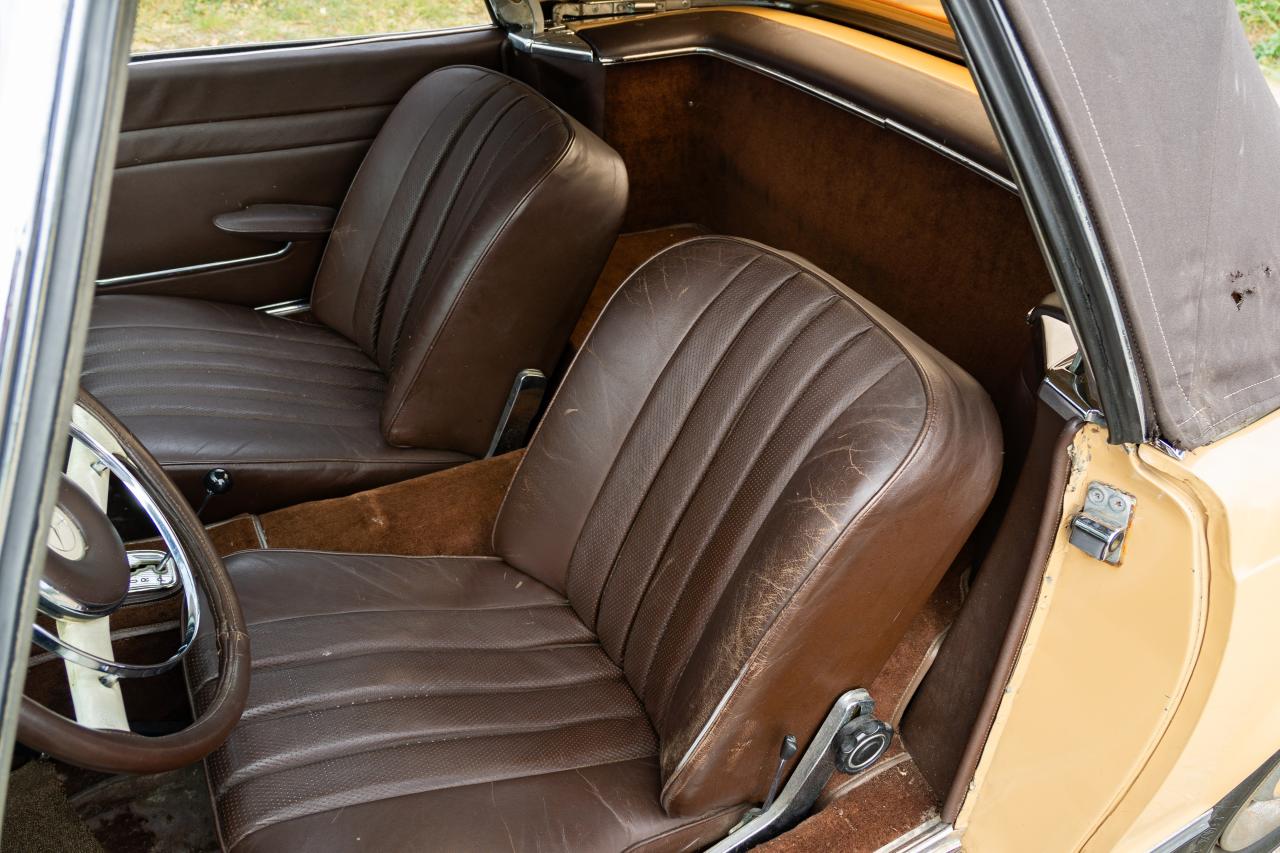 1966 Mercedes - Benz 230 SL Pagoda