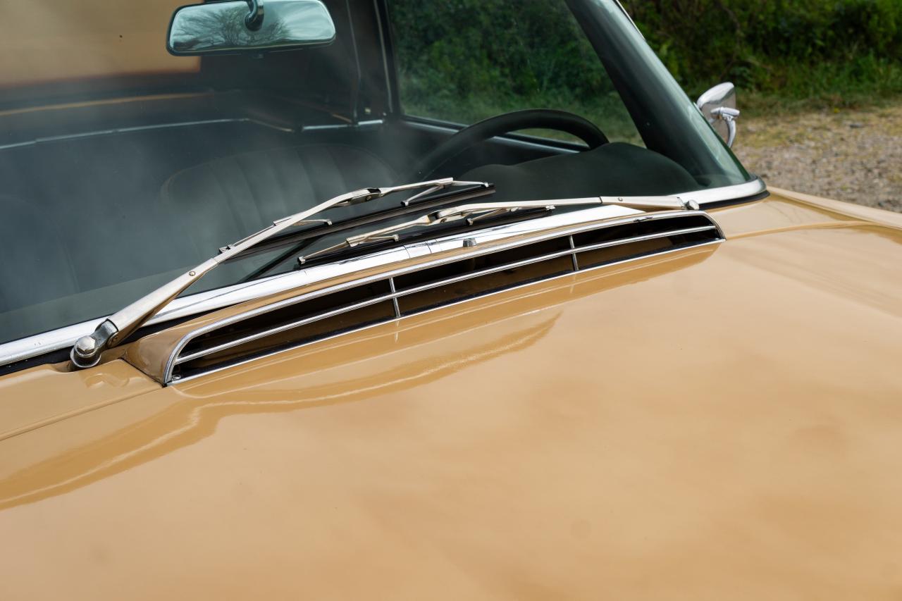 1966 Mercedes - Benz 230 SL Pagoda