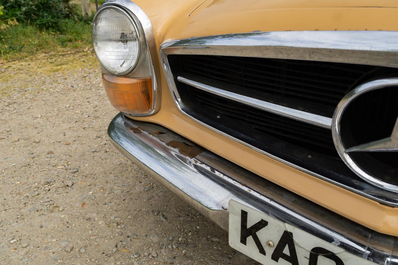 1966 Mercedes - Benz 230 SL Pagoda