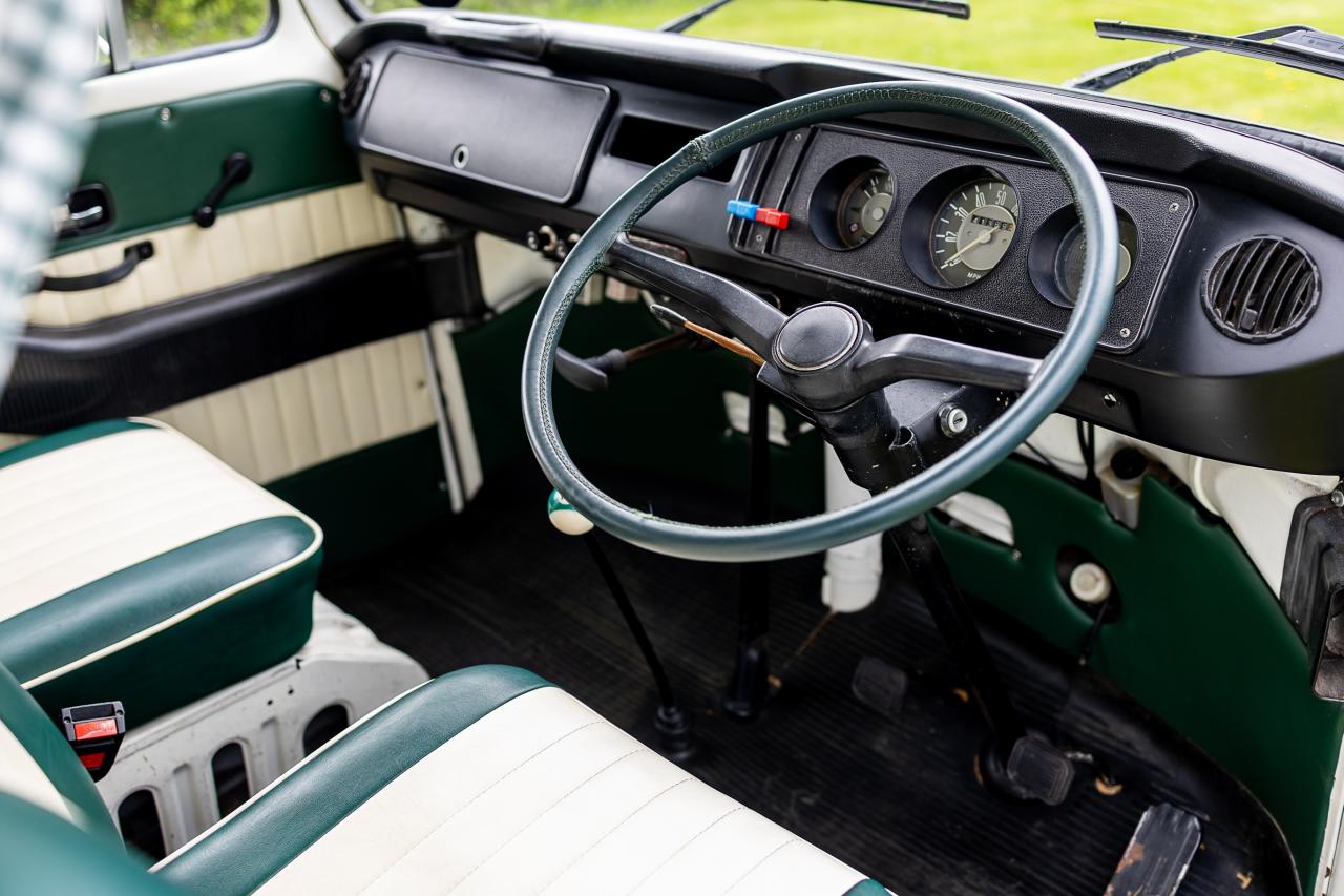 1972 Volkswagen T2 Camper