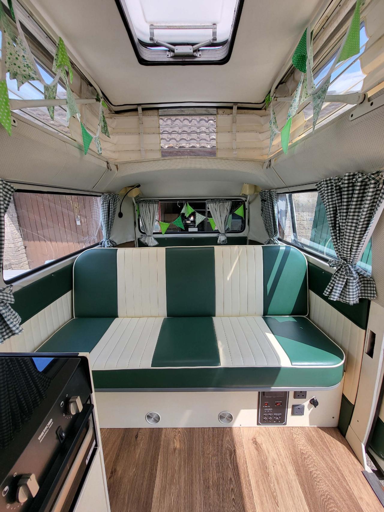 1972 Volkswagen T2 Camper