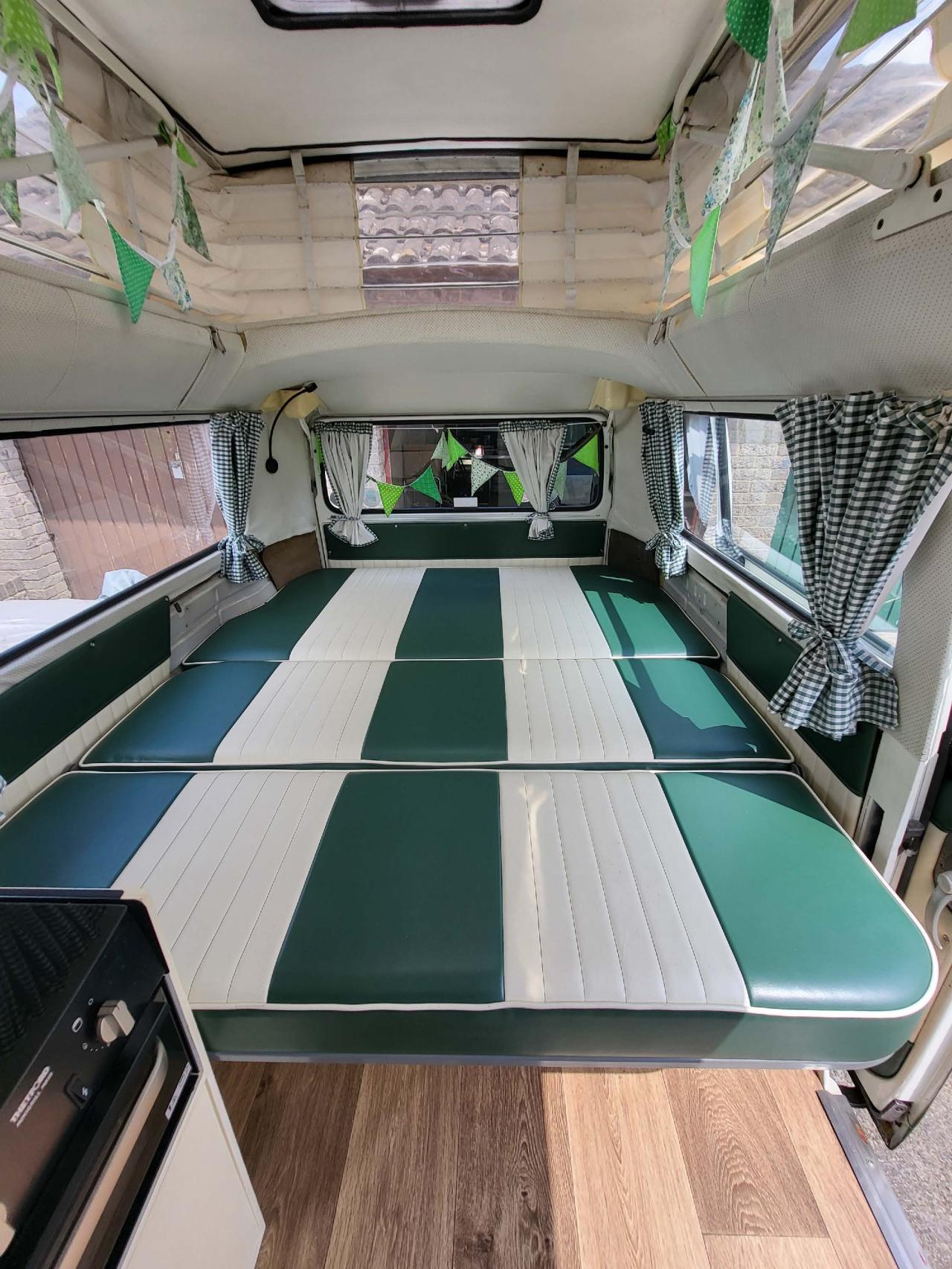 1972 Volkswagen T2 Camper