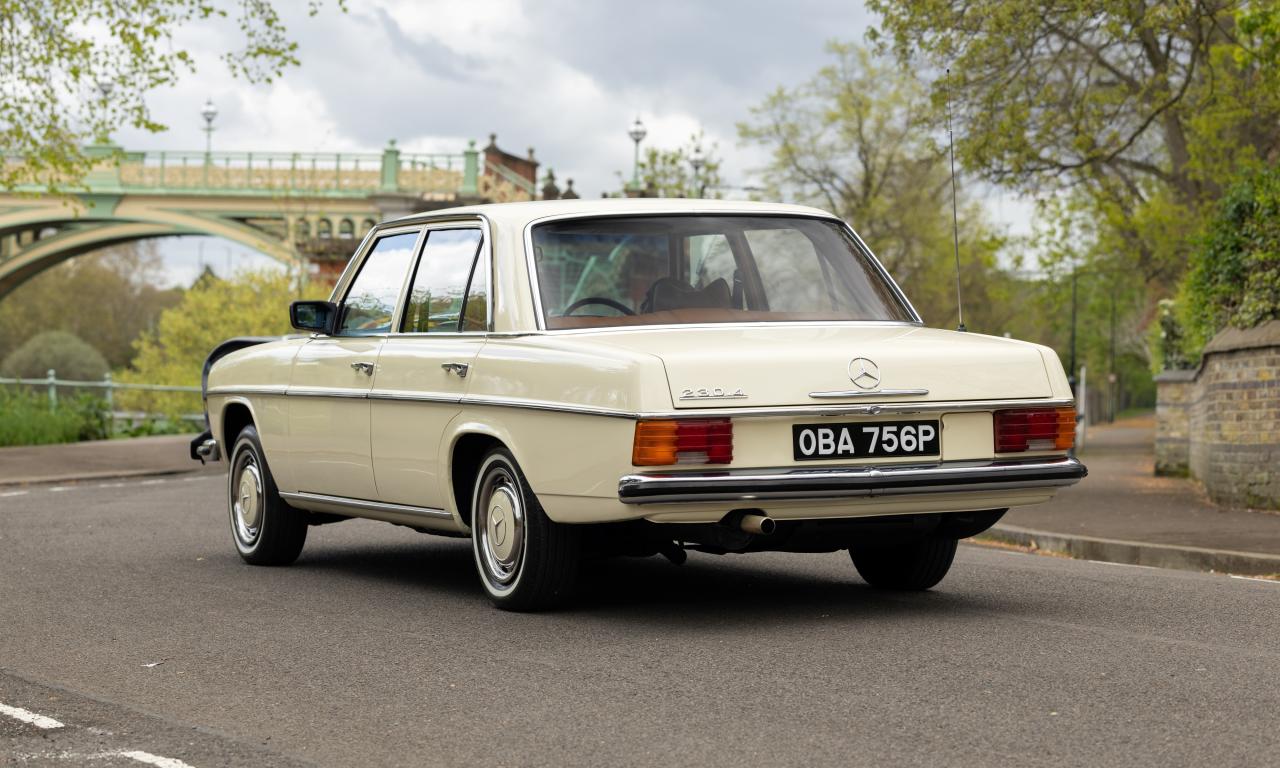 1976 Mercedes - Benz 230