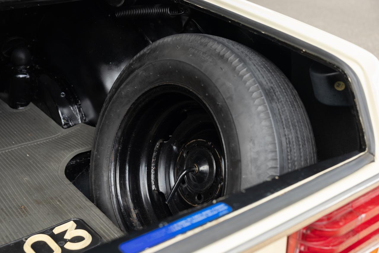 1976 Mercedes - Benz 230