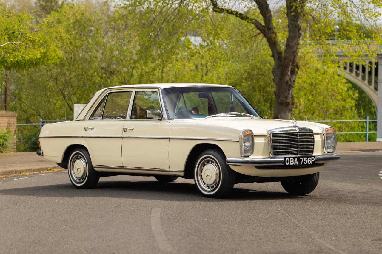 1976 Mercedes - Benz 230