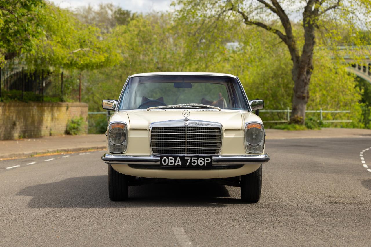 1976 Mercedes - Benz 230