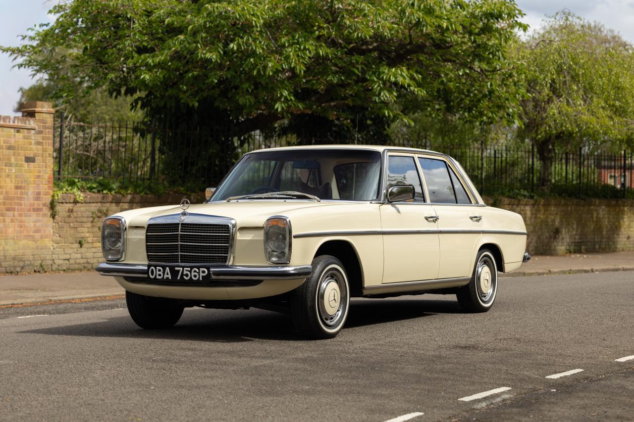 1976 Mercedes - Benz 230