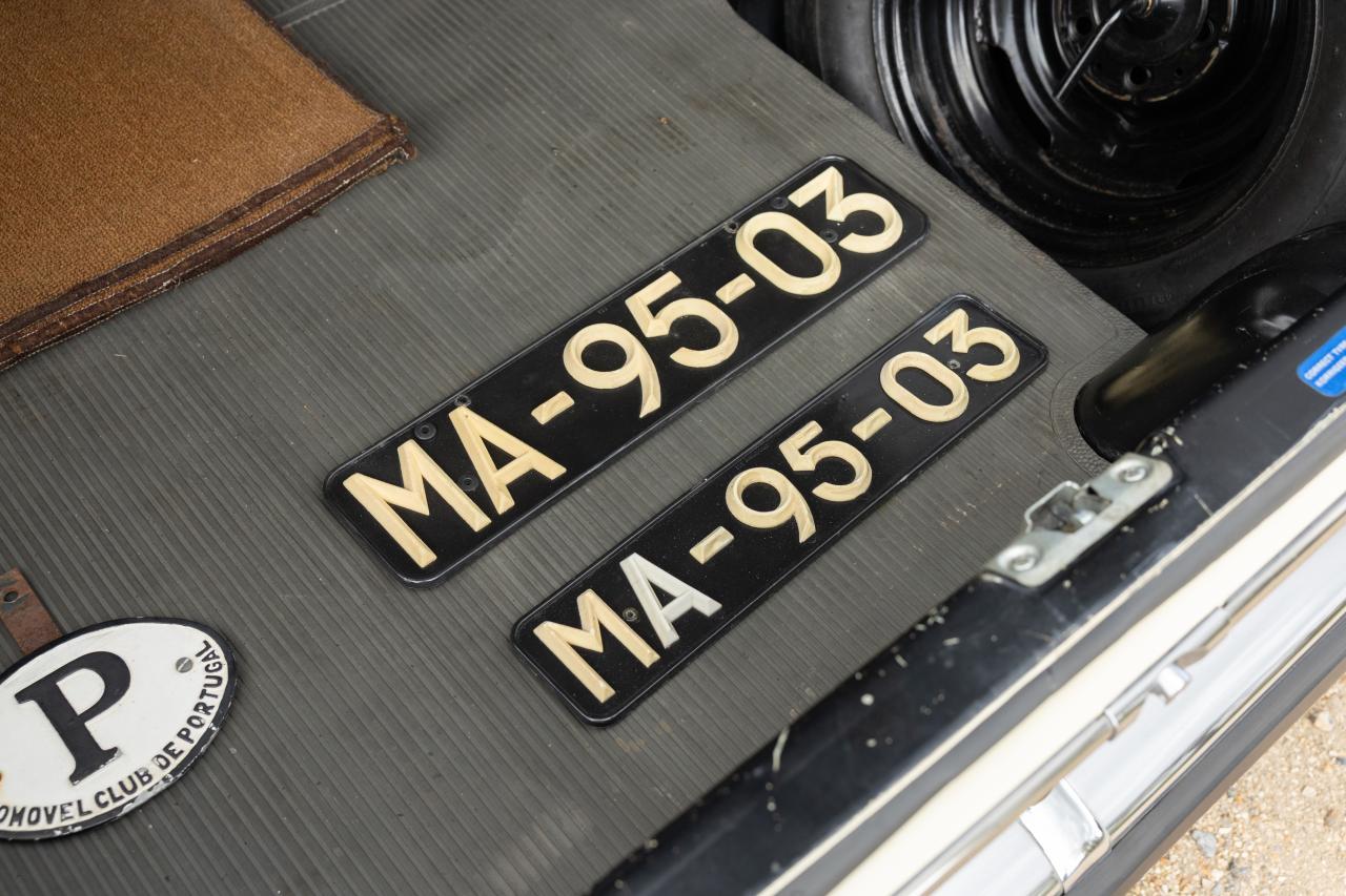 1976 Mercedes - Benz 230