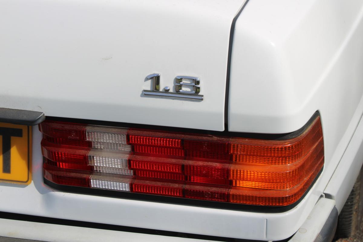 1993 Mercedes - Benz 190E 1.8 MANUAL
