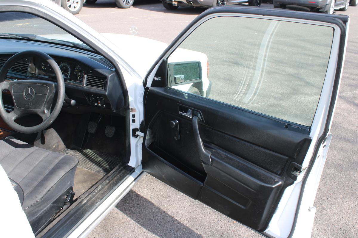 1993 Mercedes - Benz 190E 1.8 MANUAL